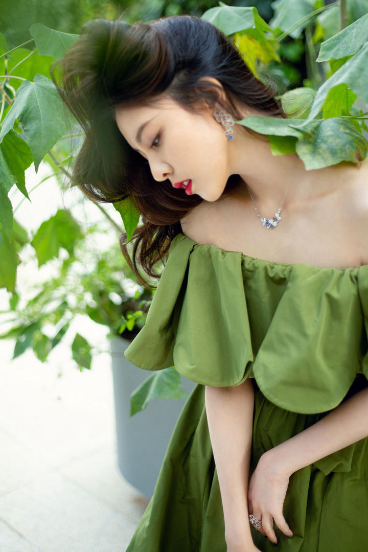 唯美清纯美女明星宋妍霏写真图片