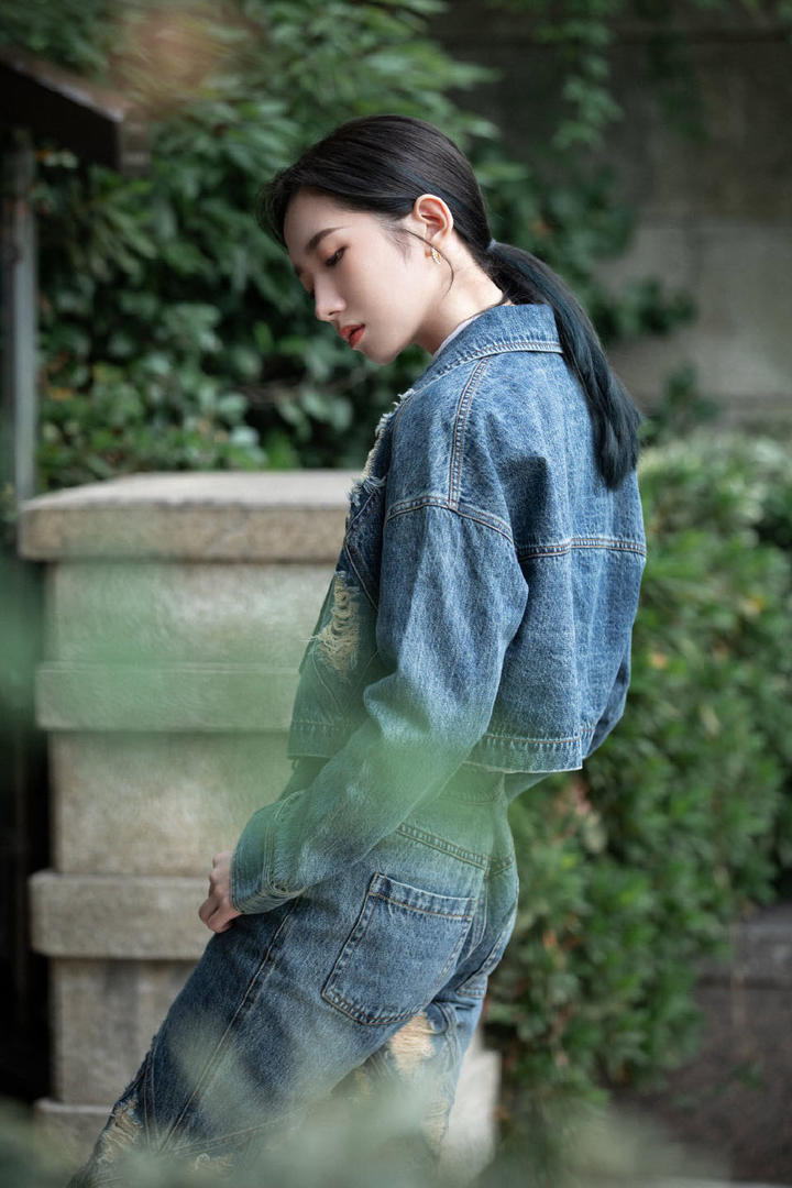 漂亮的内地美女明星孟美岐图片
