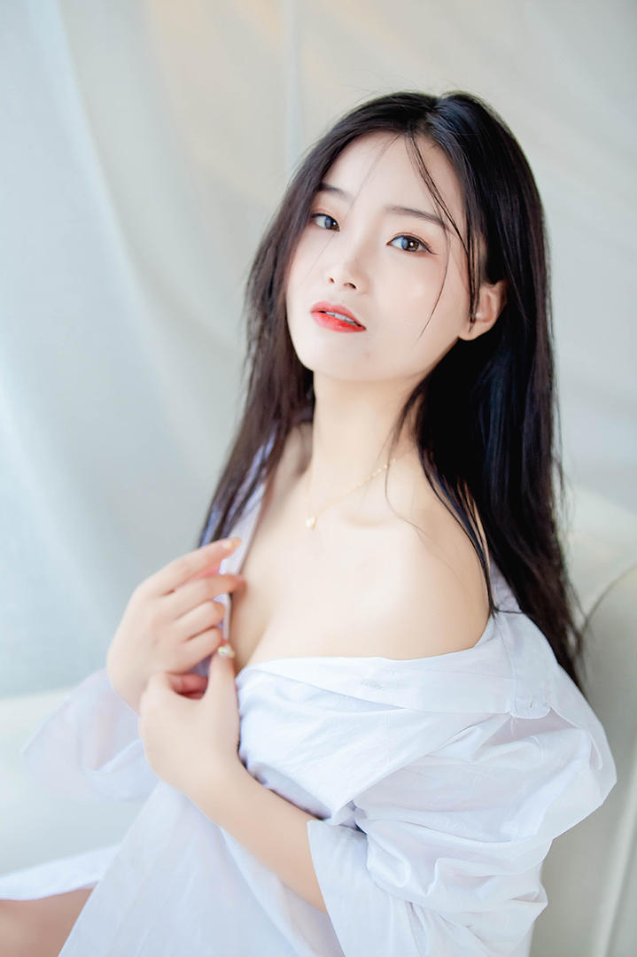 清纯美丽都市知性女白领白嫩肌肤美女性感诱人写真图片