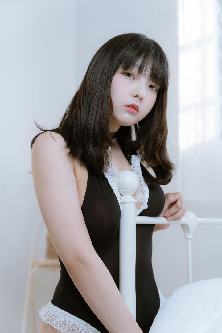 韩国清纯美女久久精品亚洲AV无码洋洋图片