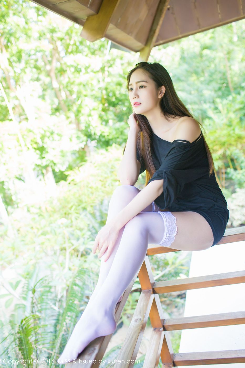 爱蜜社高挑美女SISY思丝袜美腿内衣诱惑菲律宾薄荷岛旅拍