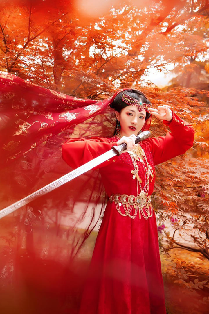 一身红装的唯美古典美女侠客古装美女图片人像艺术写真图片