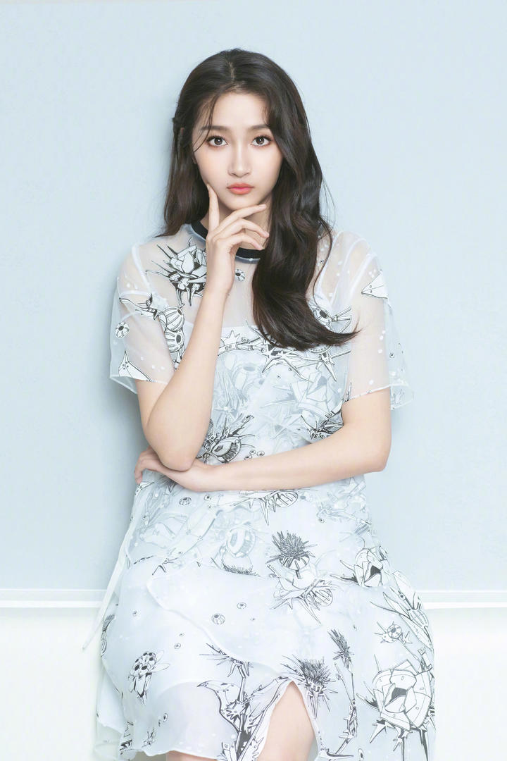 可爱女明星关晓彤人像摄影写真图片