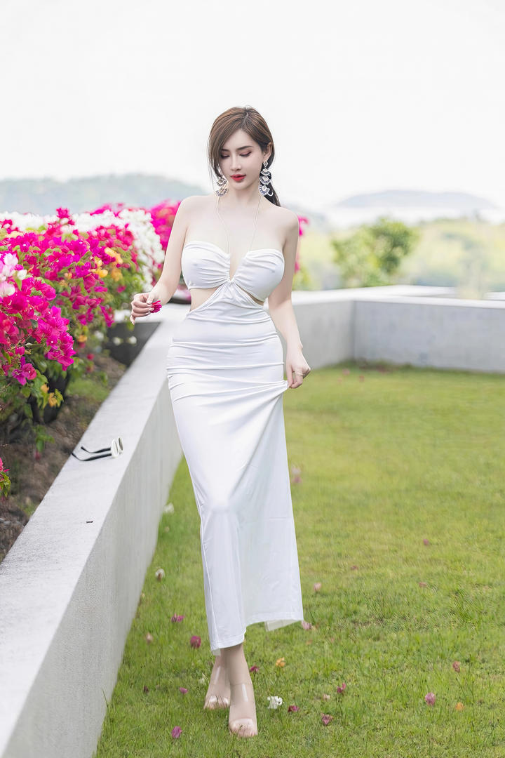 优雅时尚美女模特周妍希个人写真艺术照图片