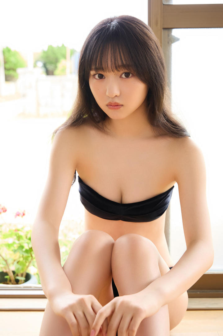 日本高清内衣美女模特性感壁纸图片免费下载