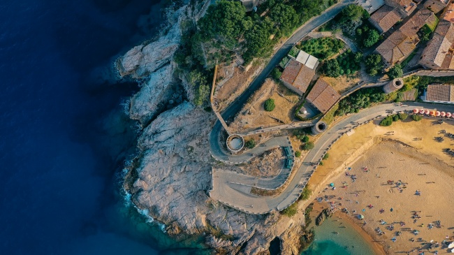 蓝色海湾房屋建筑鸟瞰图