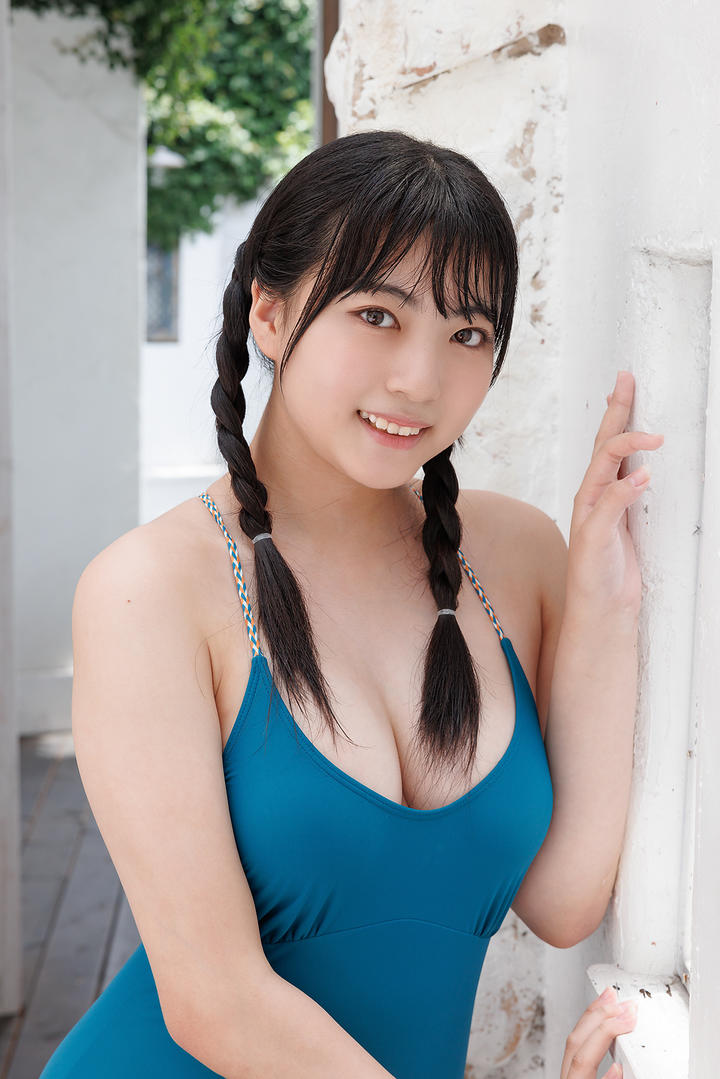 日韩年轻爆乳泳装美女高清手机壁纸下载
