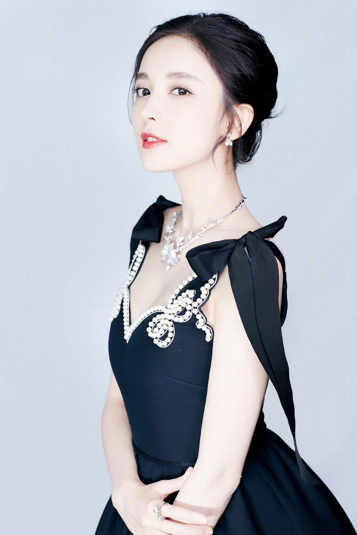 高颜值性感美女明星古力娜扎图片大全