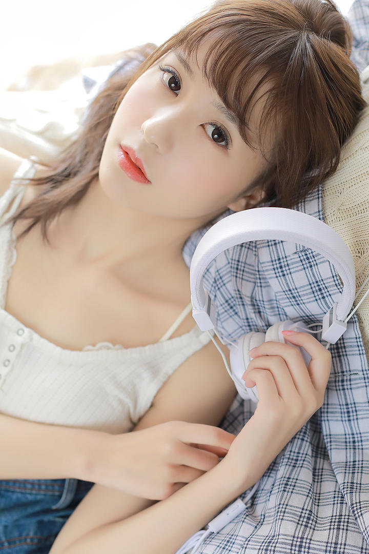 长相清纯的可爱女生头像写真图片