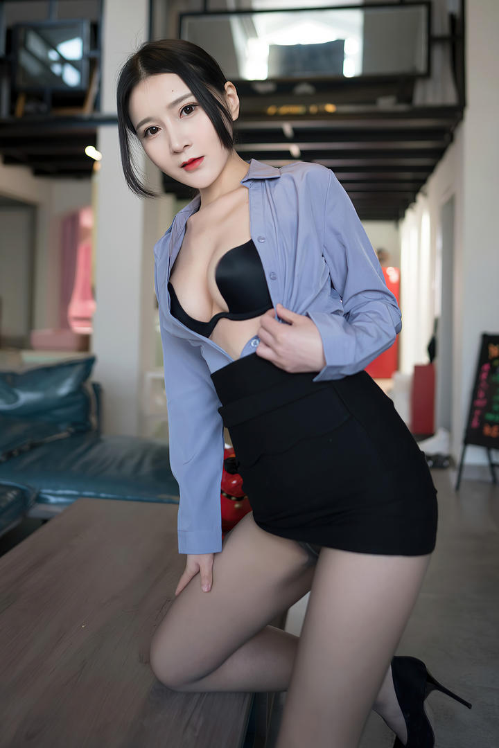 精品国产美女主播专区套图下载