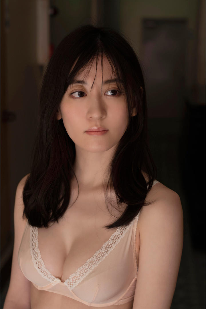 日韩内衣美女一二三区无码下载