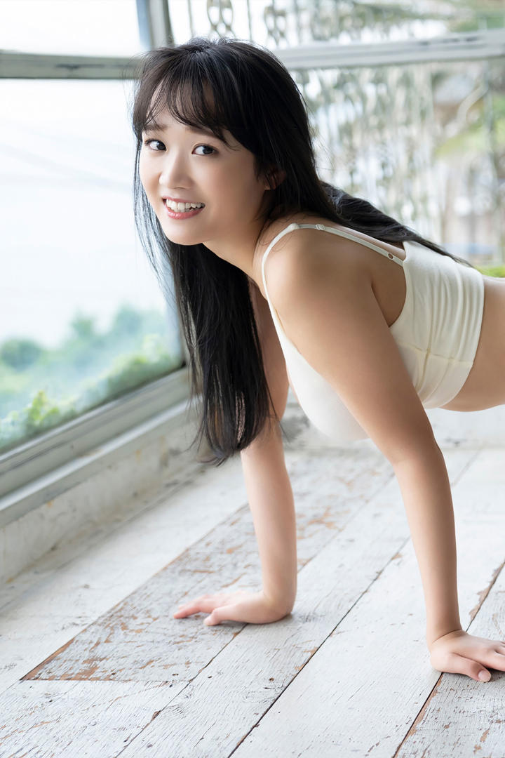 国产一区美女做瑜伽图片