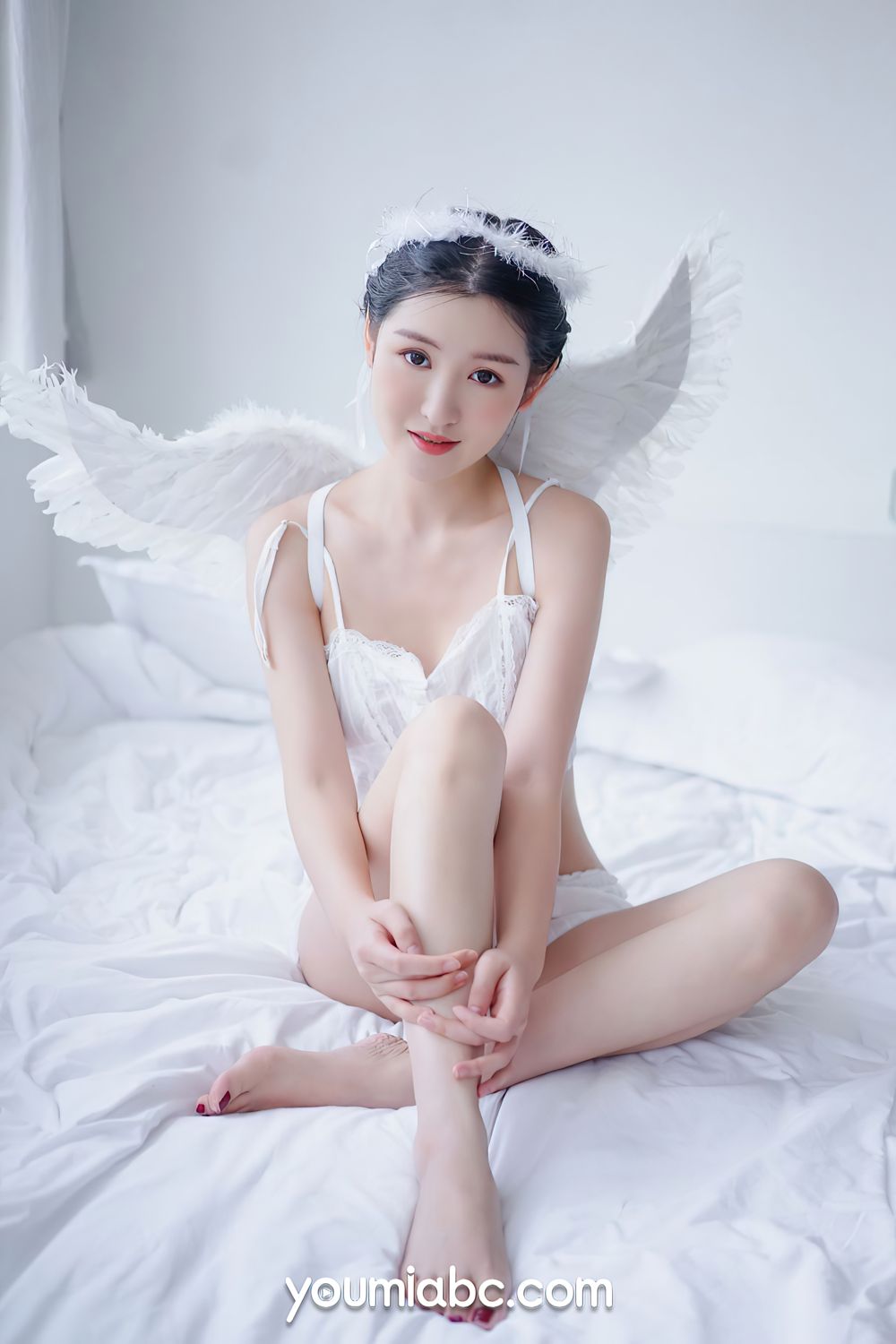 YOUMI尤美美女模特沈梦瑶修长美腿落凡天使主题性感写真