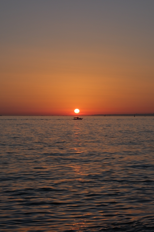 黄昏大海天空晚霞夕阳图片