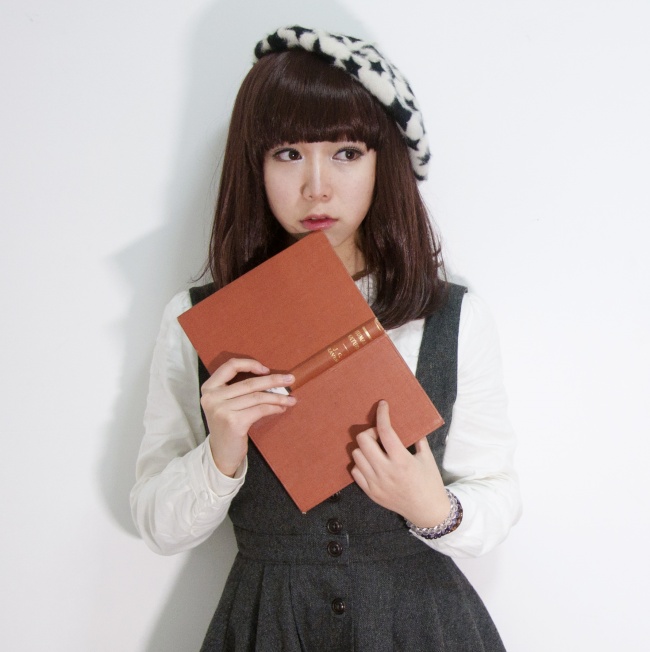 甜美女生梨花头图片