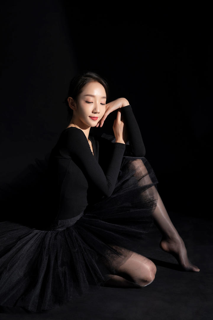 超清唯美黑丝瑜伽教练清清人体艺术写真图集