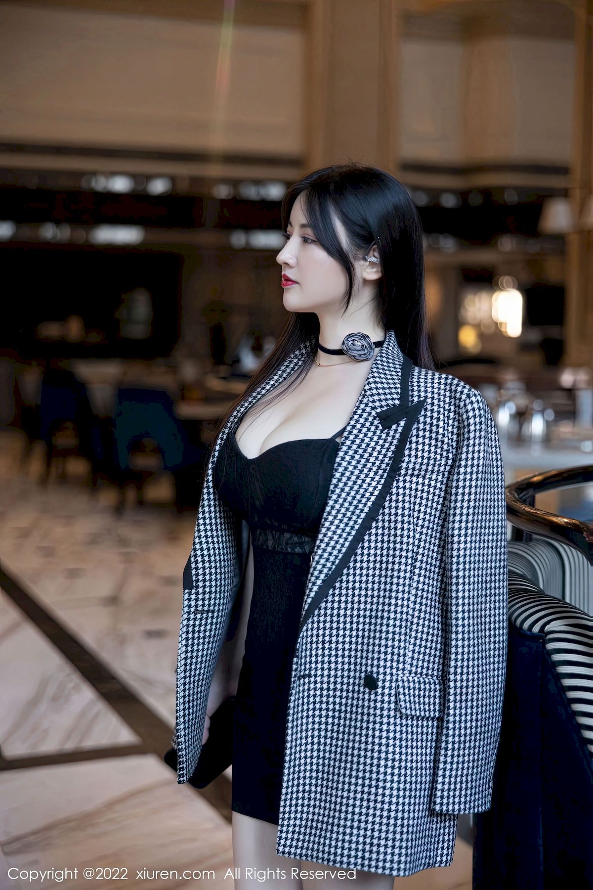 秀人网美女模特陈诗诗kiki黑白格子外衣连衣短裙性感写真