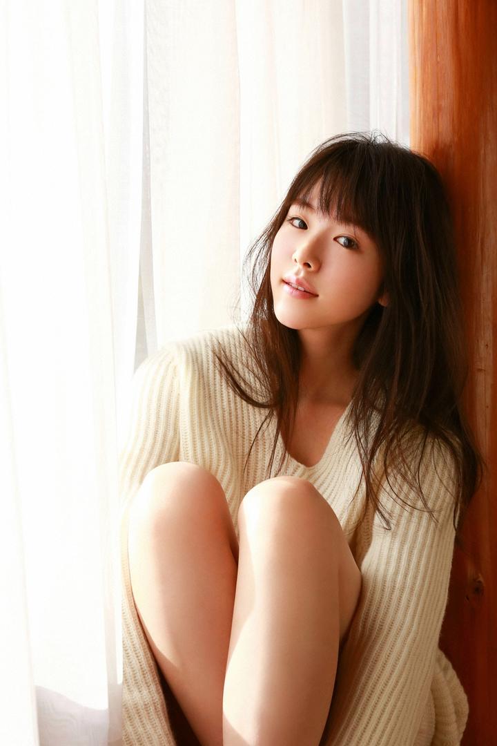 日本清纯甜美的美女唐田えりか图片