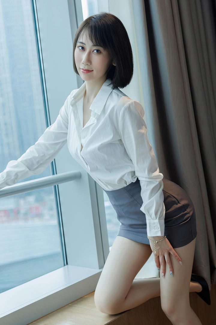 尤果网极品性感空姐翘臀诱惑自拍无码下载