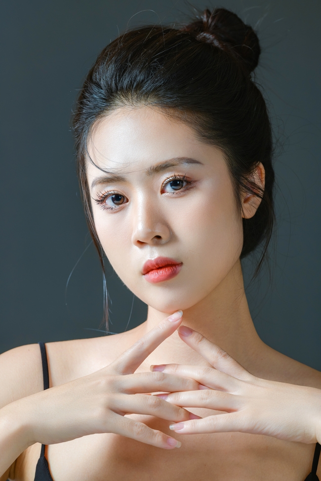 亚洲清纯少女人像写真艺术图片