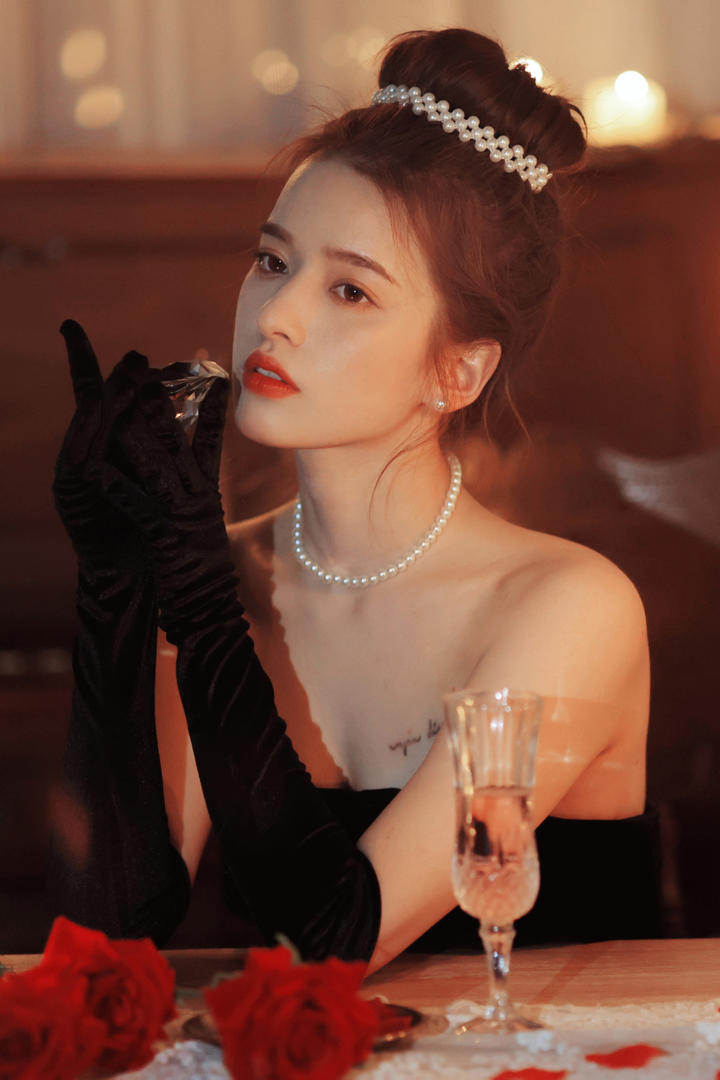 高贵优雅美女艺术照