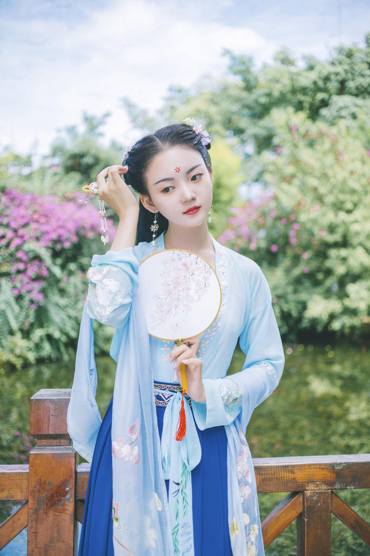 中国古装美女人体艺术摄影写真图片