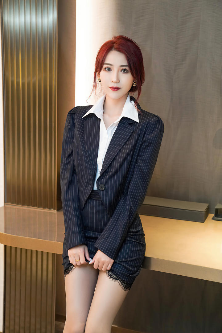 高清性感美女秘书周慕汐制服诱惑美女写真图片