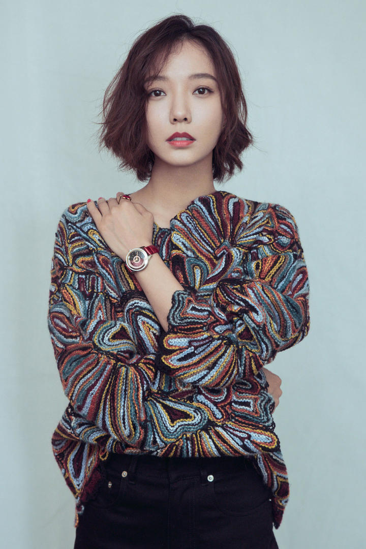 时尚美女明星王珞丹短发发型写真图片