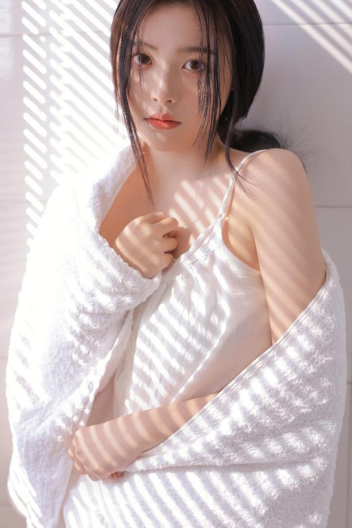 超清白嫩漂亮美女写真图片
