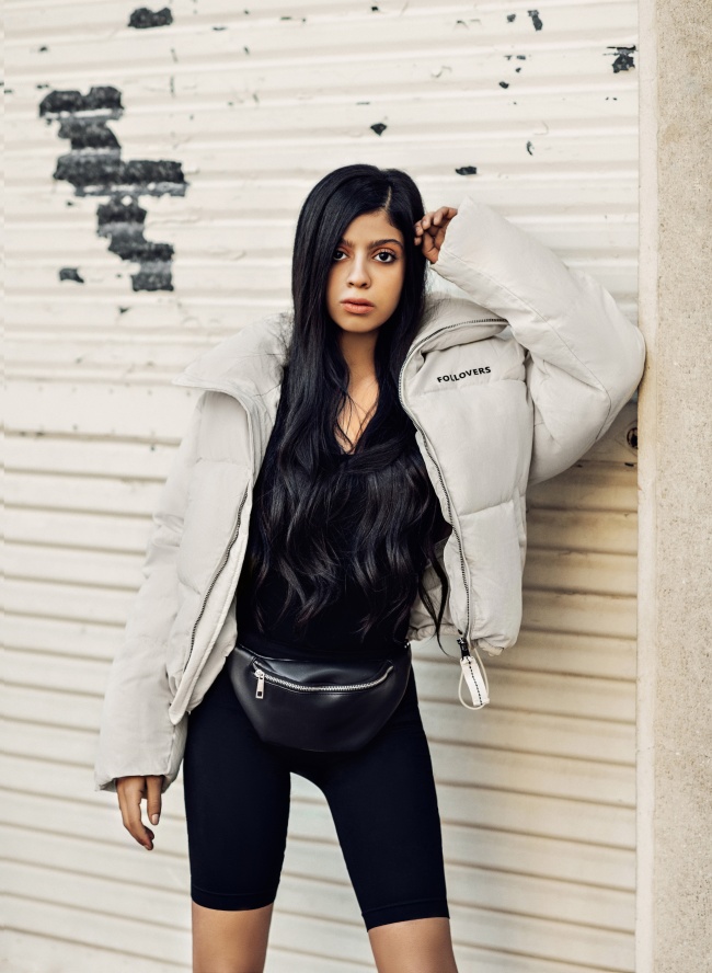 西西人体艺术秀图片