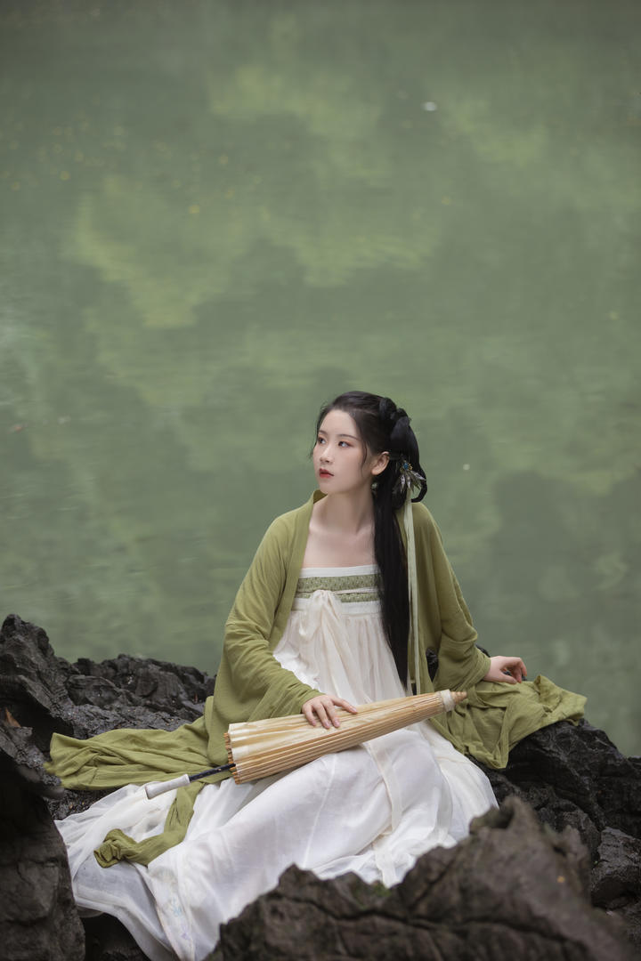 清纯古装汉服美女唯美写真图片