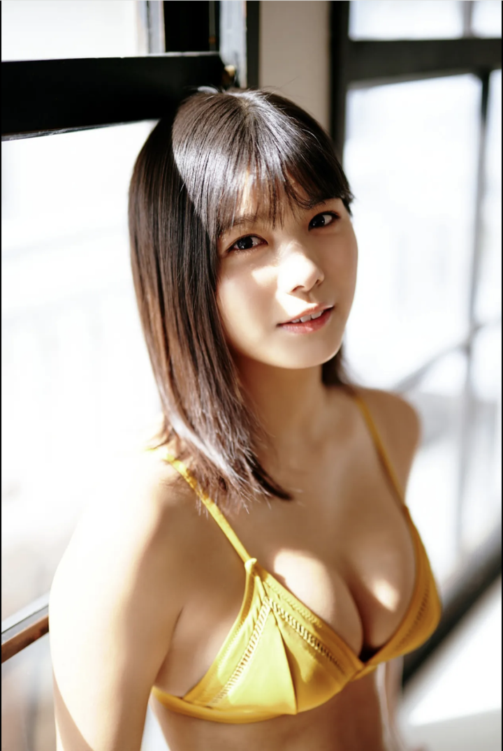 美女比基尼大胸图片