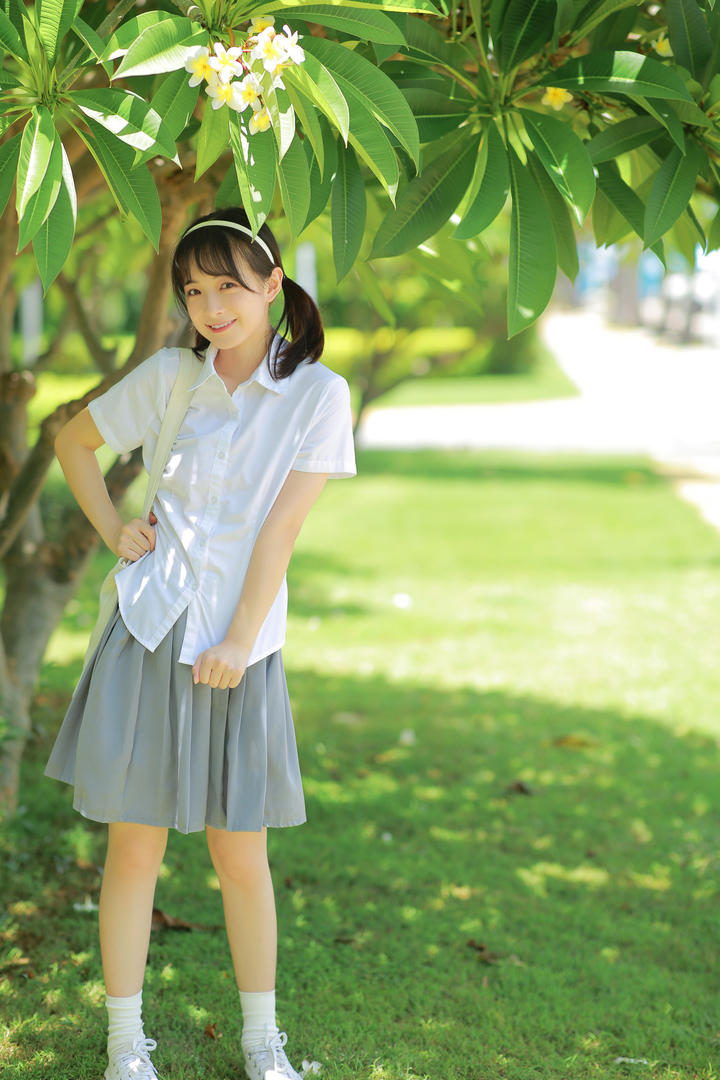 日本校服美女清爽夏日时光摄影图片