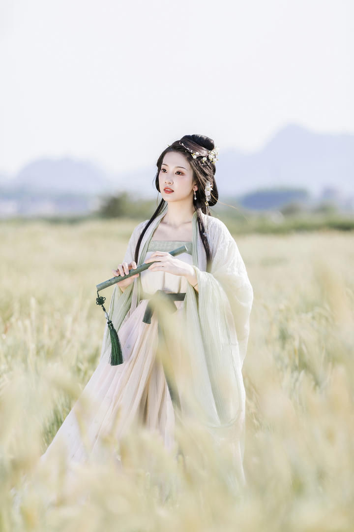 极品秀人网古装美女吹萧艺术照写真摄影