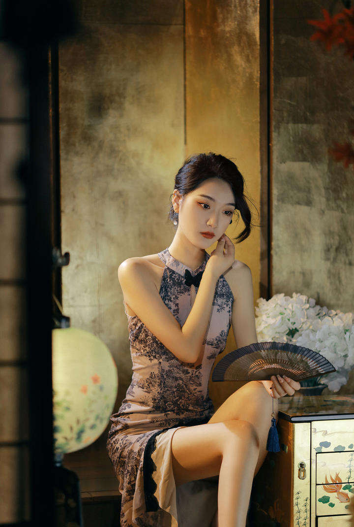 穿旗袍的雪白大长腿古典美人高清人体艺术摄影图片