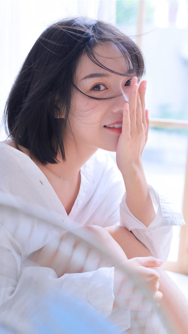 中国甜美清纯短发美女女生头像写真图片