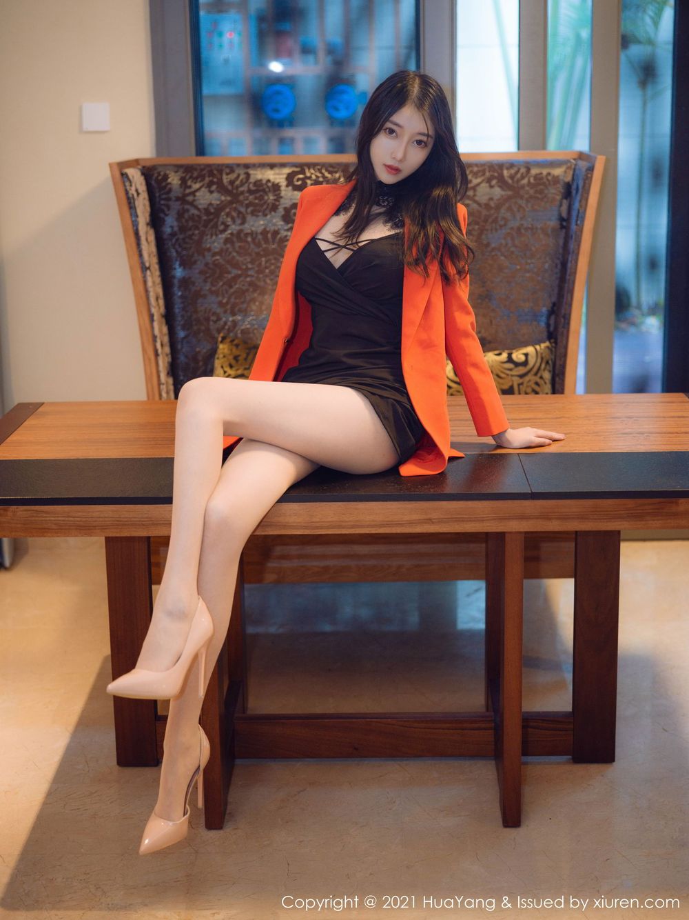 花漾Show丽质美人玥儿玥er丝袜美腿袅袅撩人心扉三亚旅拍