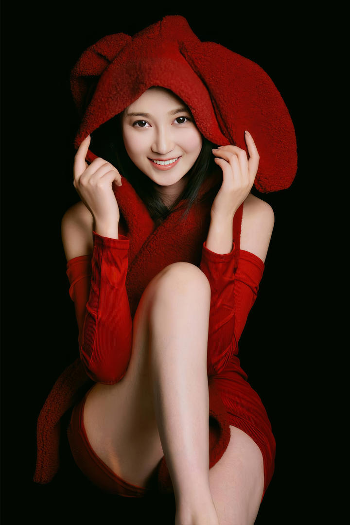 高颜值红裙美女新年贺岁喜庆艺术摄影图片