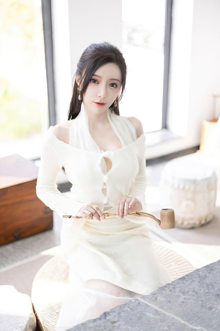 国内清秀气质女人王馨瑶优雅美女写真图片