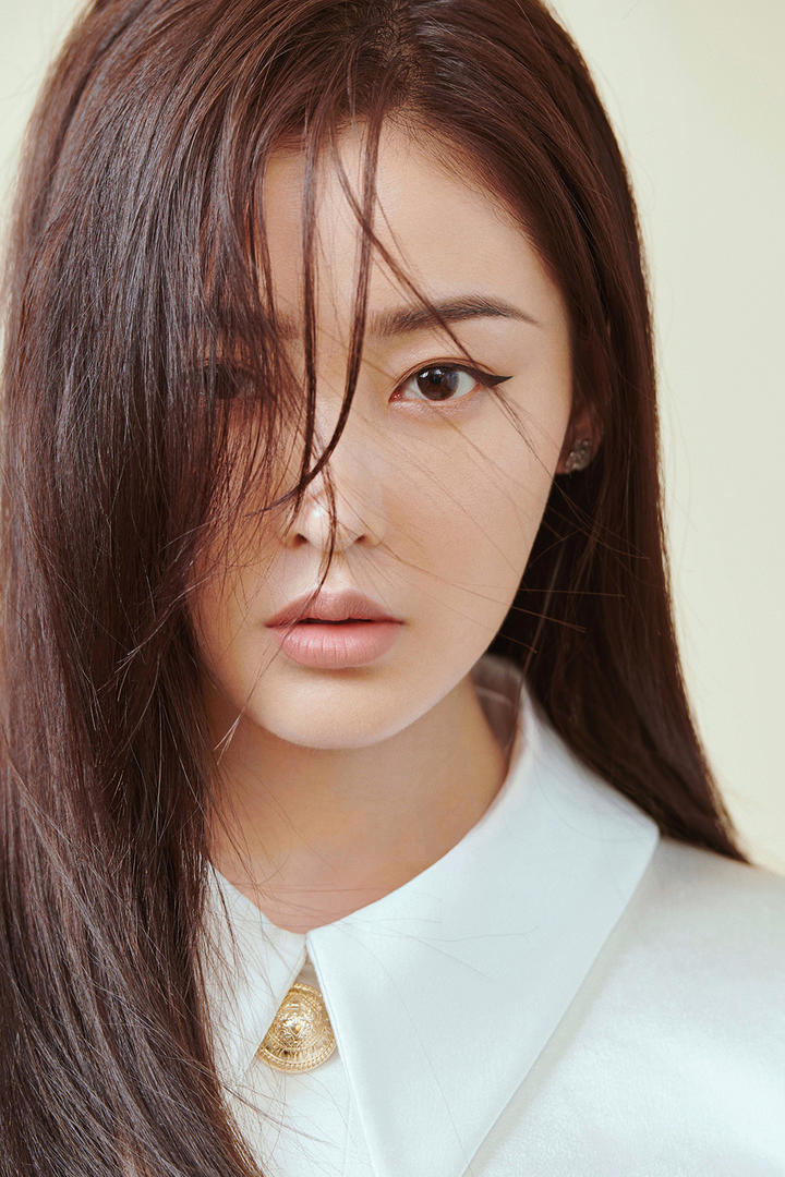 中国气质女星张天爱图片