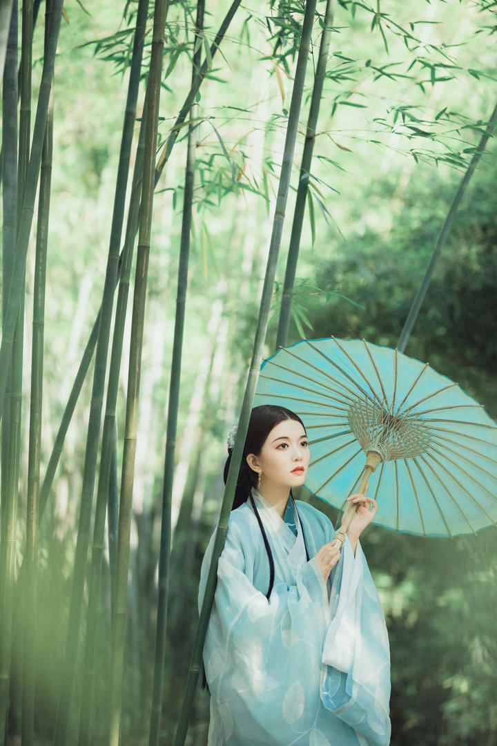 清纯中国风女子户外唯美艺术照图片欣赏