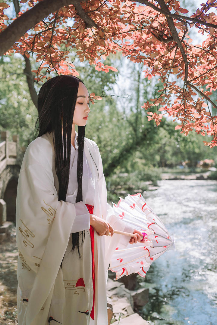 清纯唯美暖色调古装古典美女艺术摄影图片