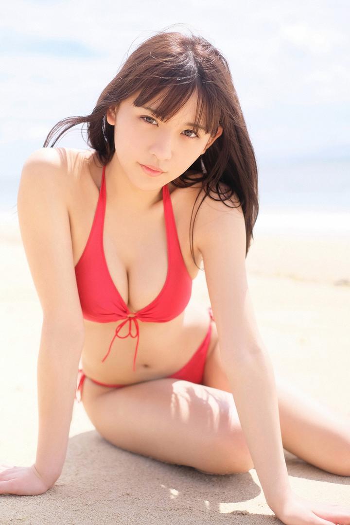日本综合一区中浅川梨奈美女比基尼图片