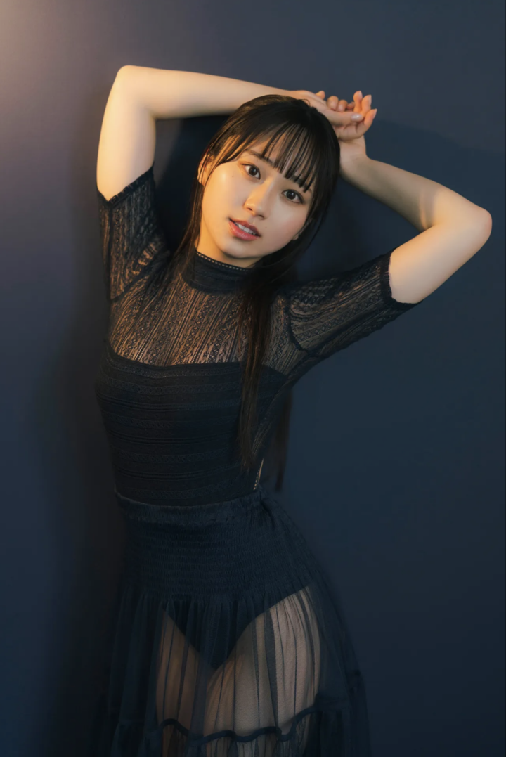 穿透明长裙的日本性感美女若隐若现的身材诱人图片