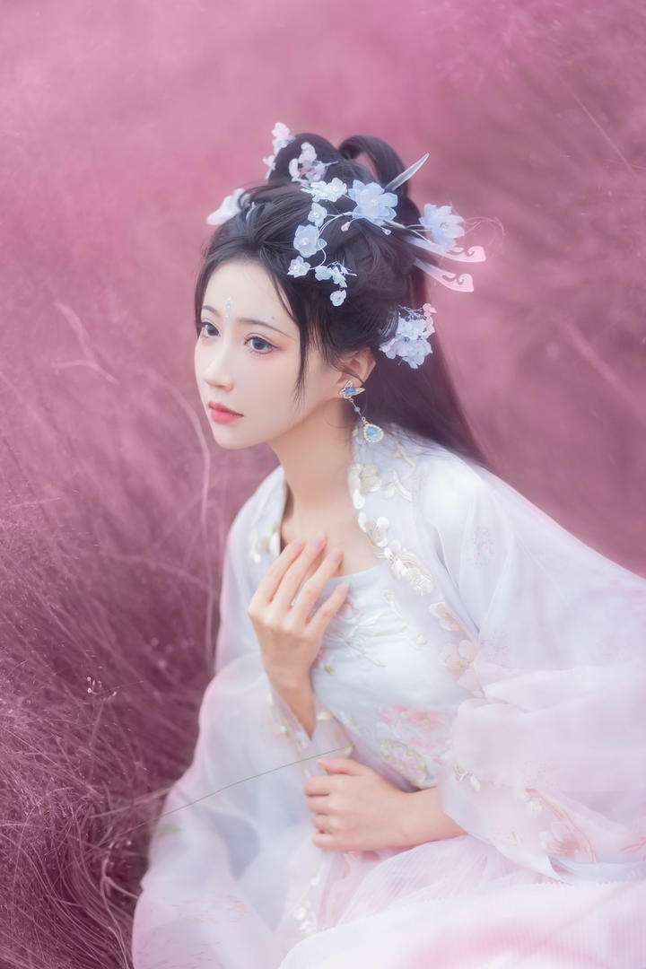 白衣古装美女写真图片大全