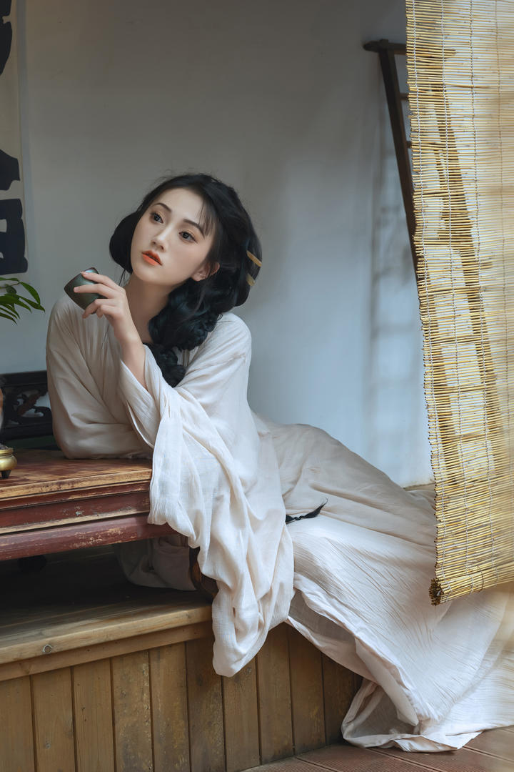 品茶的古风女子唯美艺术写真照片