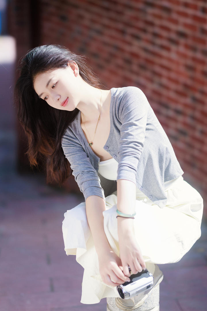 优模网气质美女街拍摄影写真大图