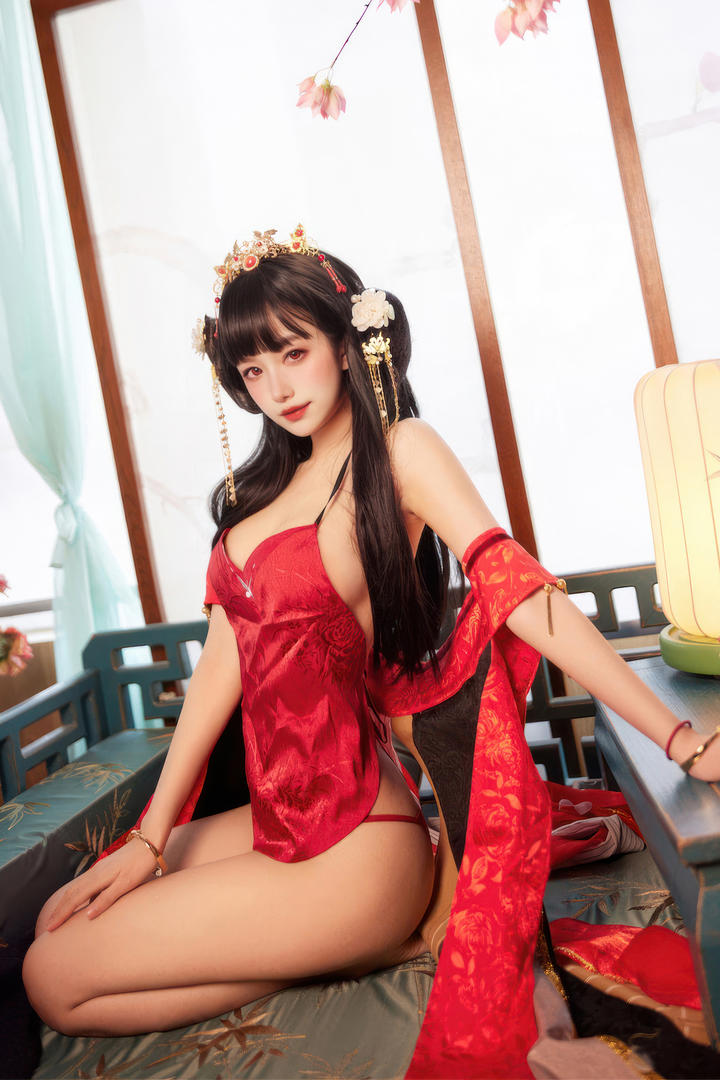 穿着红肚兜的性感古装美女高清人体艺术摄影图片