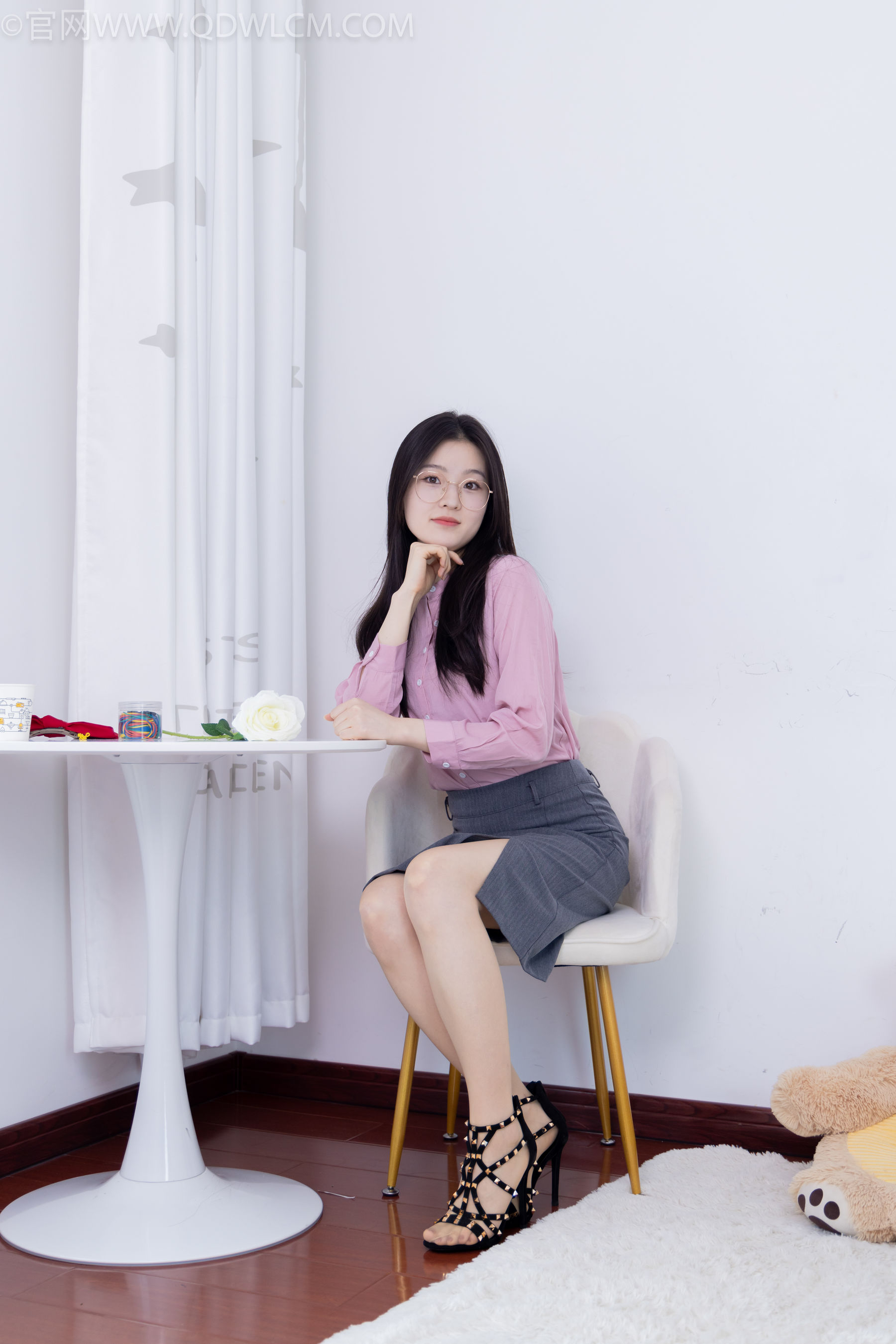 物恋传媒模特青柠粉红丽人酒窝浅浅主题清纯写真