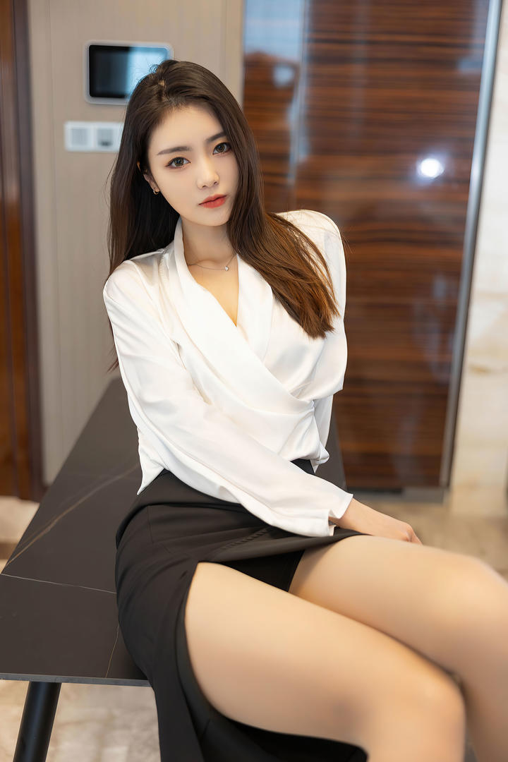 亚洲顶级高颜值宅男女神可樂美女套图免费下载